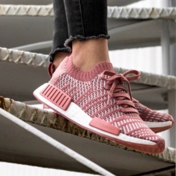 NWT Adidas Women's Originals NMD R1 STLT Primeknit NWT NWT Adidas Women's Originals NMD R1 STLT Primeknit NWT
